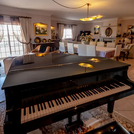 住宿加早餐酒店 Al Meida 阿尔布费拉