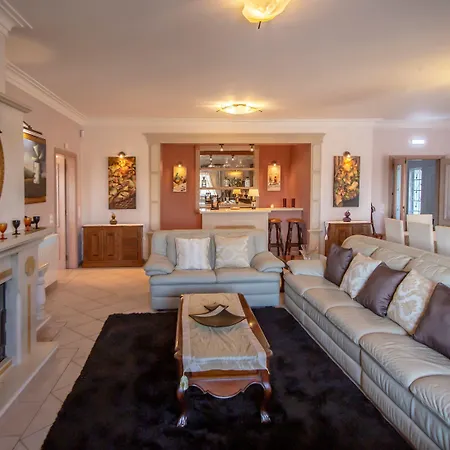 住宿加早餐酒店 Al Meida 阿尔布费拉