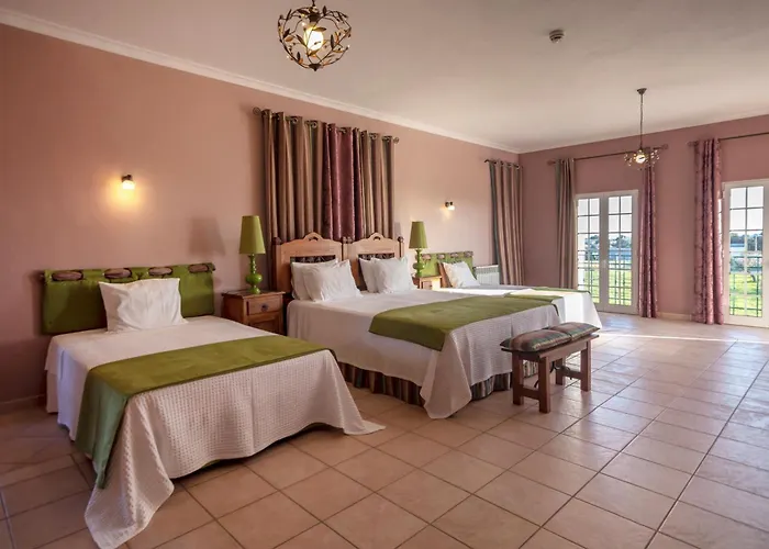 Alojamento de Acomodação e Pequeno-almoço Al Meida 3*