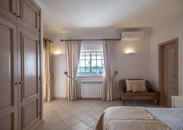 Al Meida Alojamento de Acomodação e Pequeno-almoço 3*