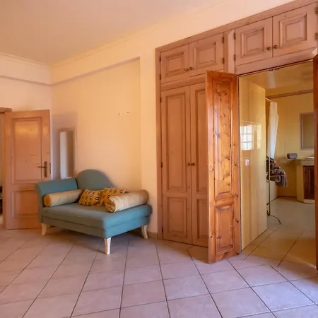 Al Meida Bed and Breakfast Αλμπουφέιρα