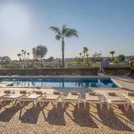 Al Meida Bed and Breakfast Αλμπουφέιρα