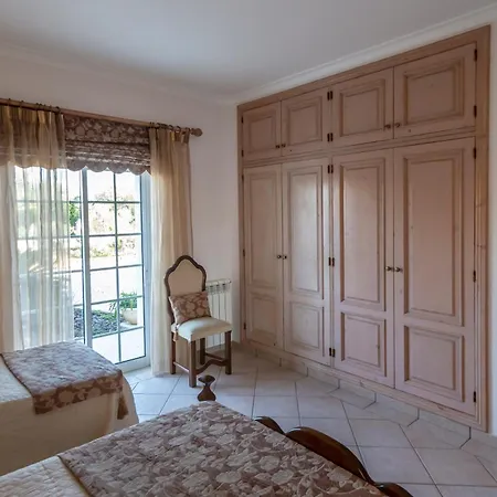 Al Meida Αλμπουφέιρα