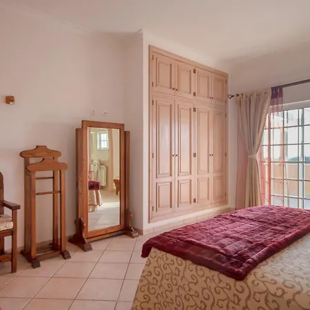 Al Meida 3* Αλμπουφέιρα