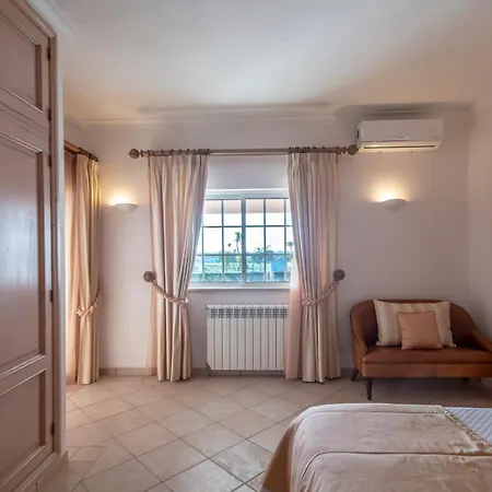 Al Meida 3* Αλμπουφέιρα